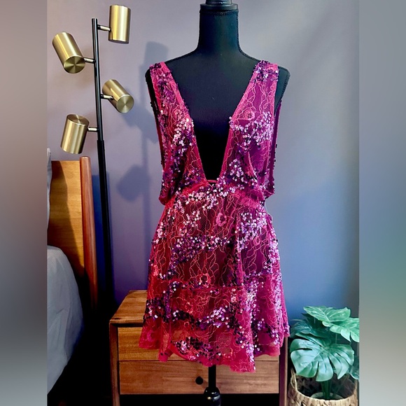 Free People ✨ Shimmer Stunner Slip - Picture 5 of 11